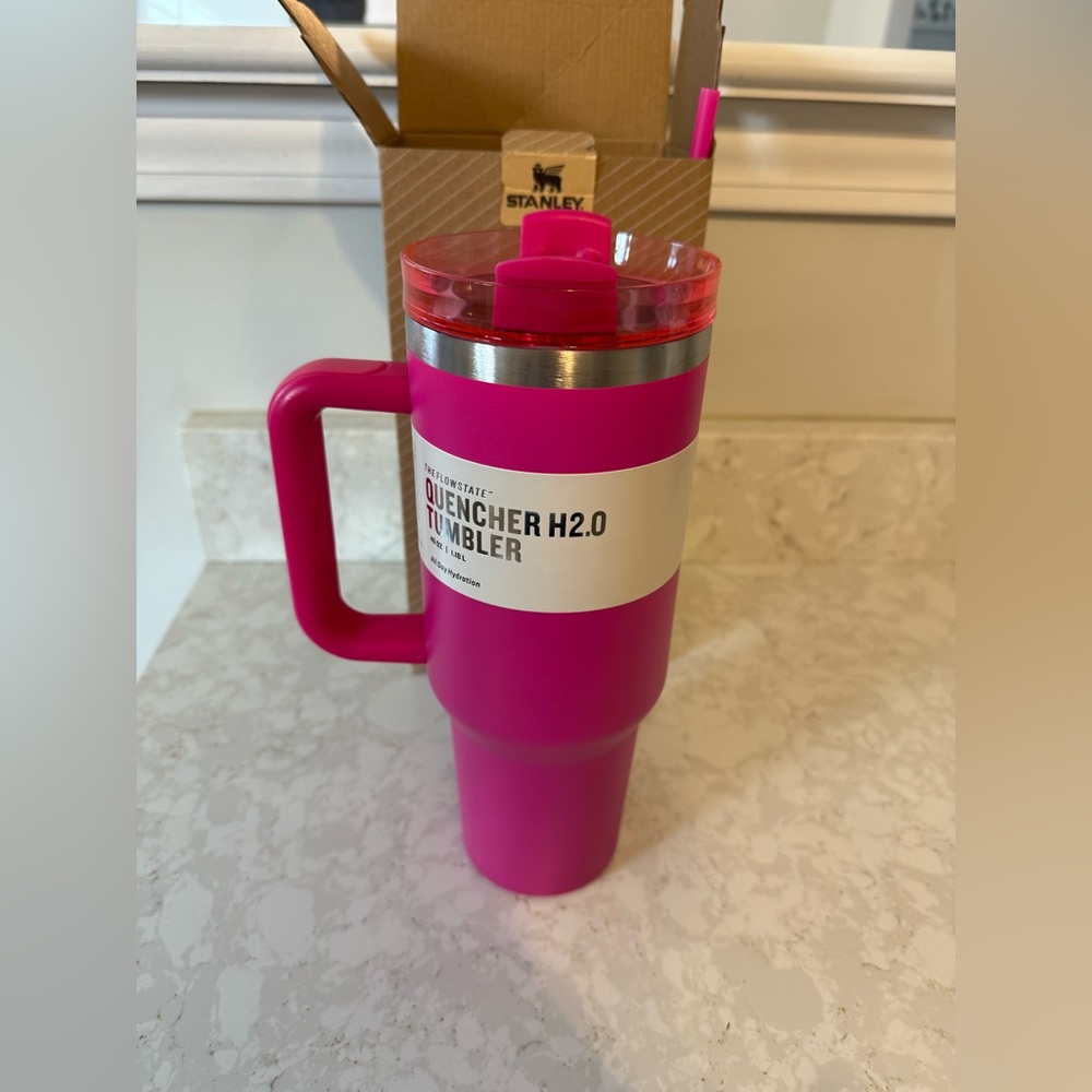 Stanley Pink Quencher H2.0 Tumbler 40oz NEW IN BOX